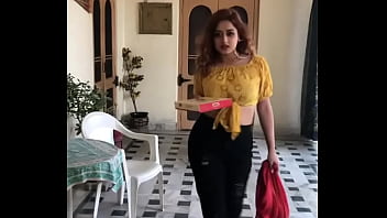 Braless Desi Beauty Flaunts Her Sexy Curves